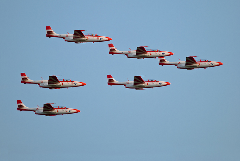 094_Radom_Air Show_Bialo-Czerwone Iskry na TS-11 Iskra.jpg